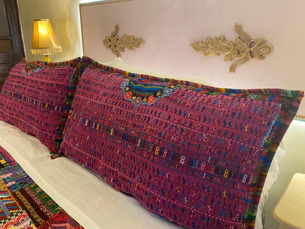 Yellow House Hostel B&B أنتيغوا غواتيمالا المظهر الخارجي الصورة