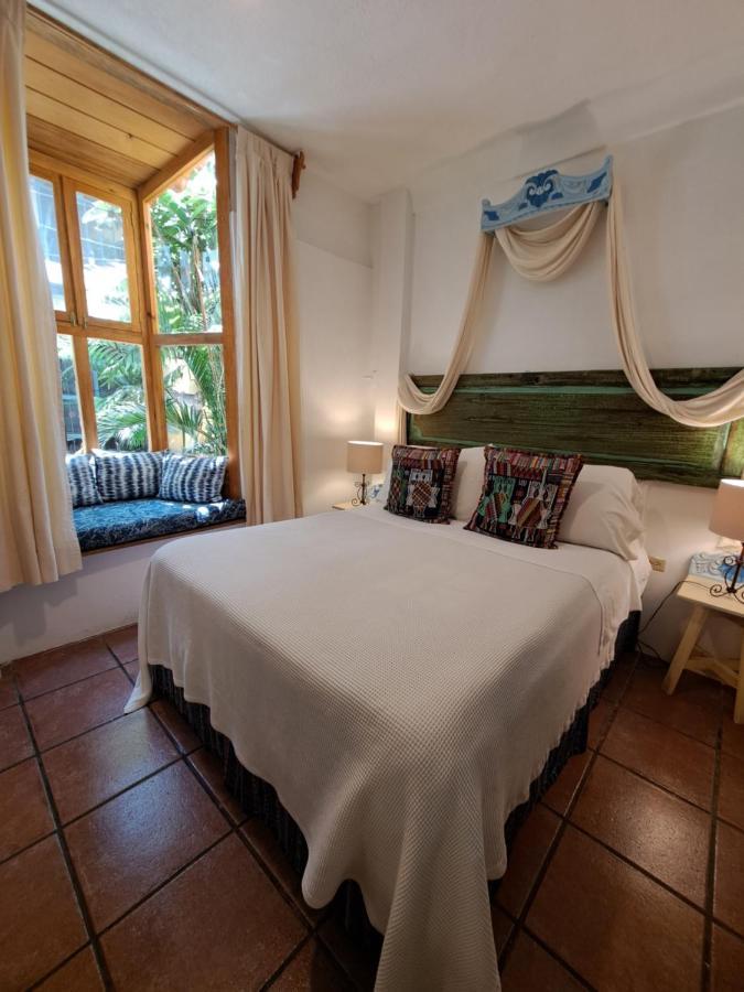 Yellow House Hostel B&B أنتيغوا غواتيمالا المظهر الخارجي الصورة