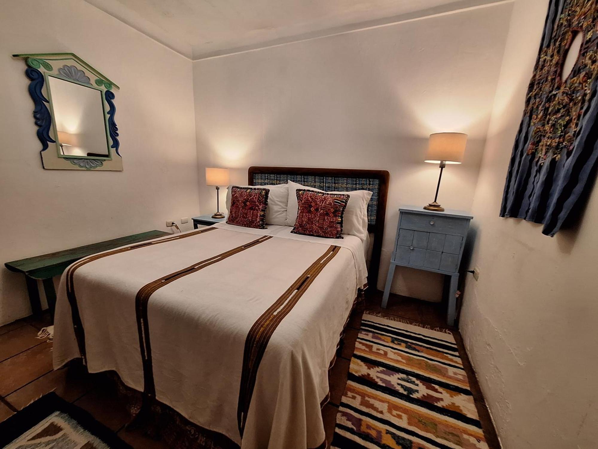 Yellow House Hostel B&B أنتيغوا غواتيمالا المظهر الخارجي الصورة