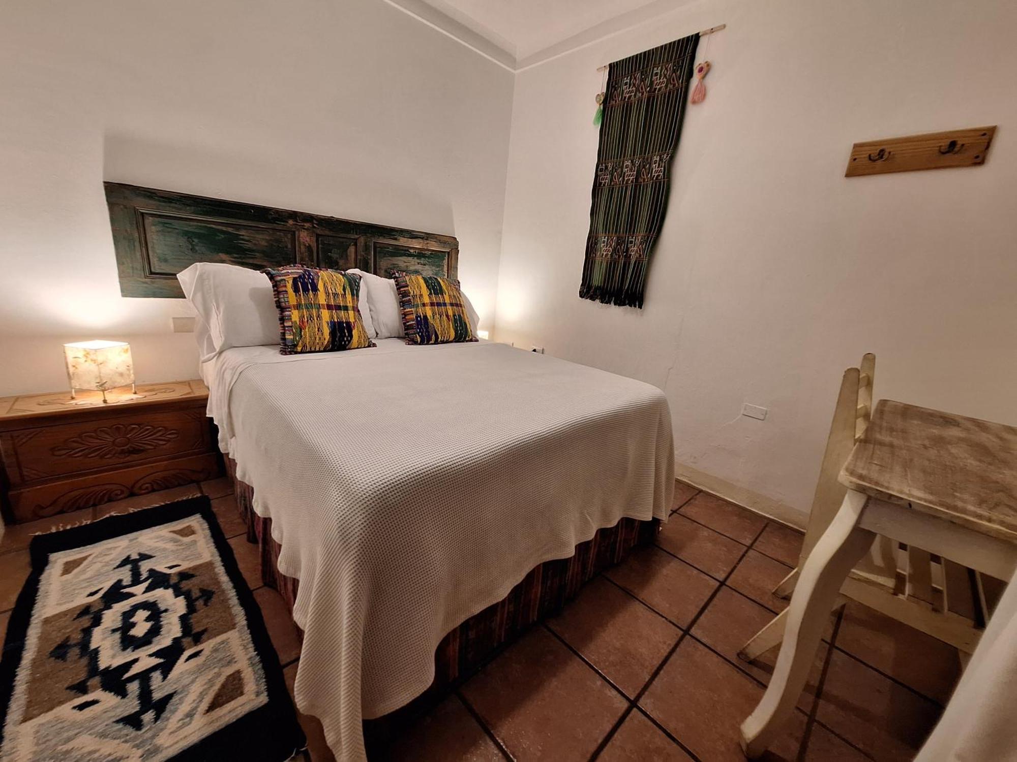 Yellow House Hostel B&B أنتيغوا غواتيمالا المظهر الخارجي الصورة