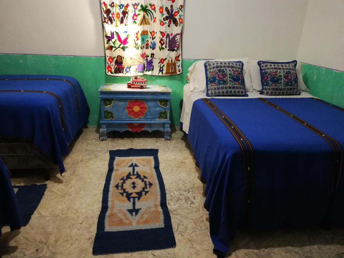 Yellow House Hostel B&B أنتيغوا غواتيمالا المظهر الخارجي الصورة